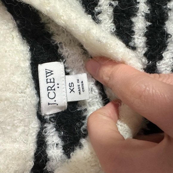 J Crew women’s boucle zebra stripe pullover sweater XS - Picture 5 of 6